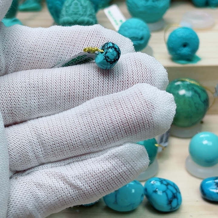 绿松石未镶嵌珠宝