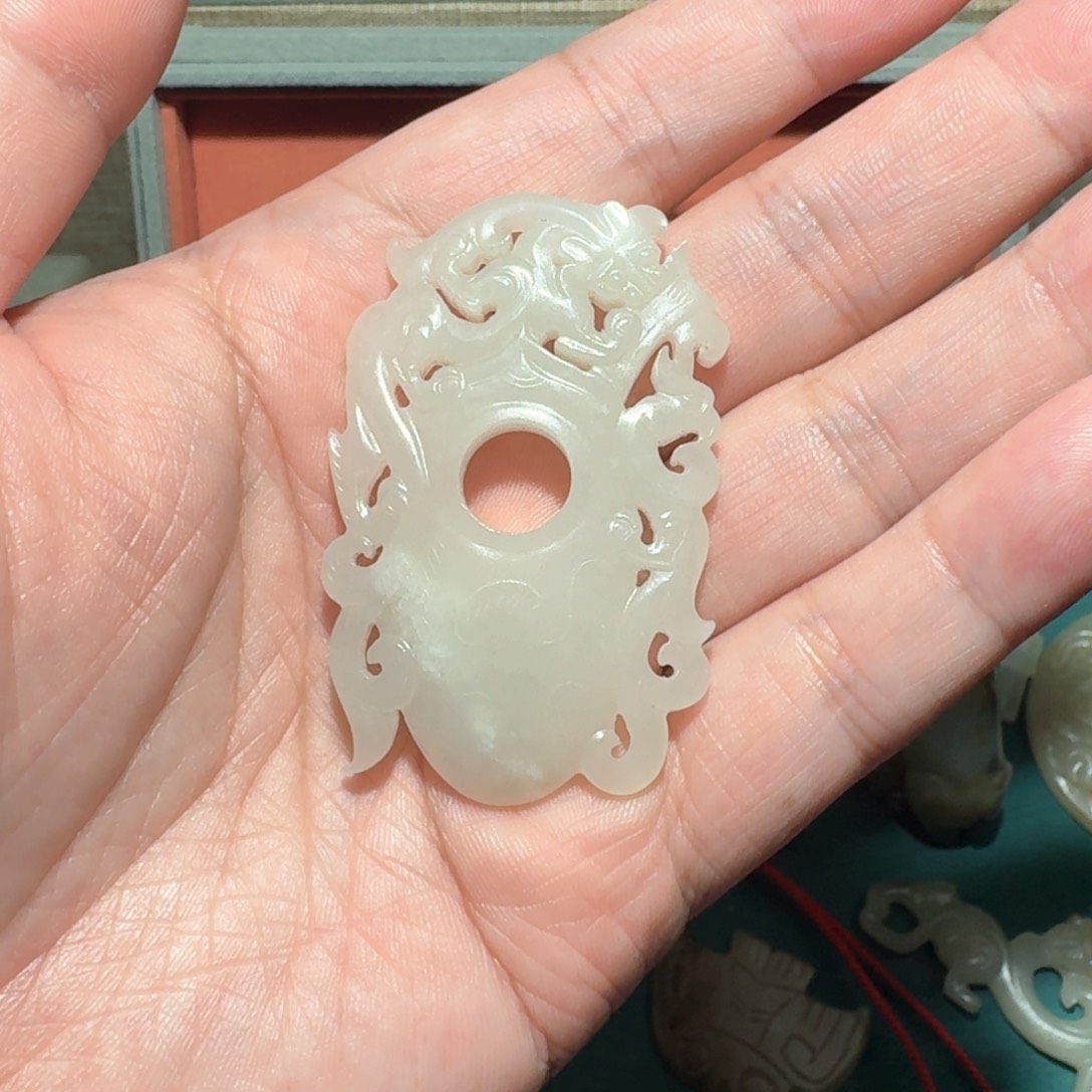 和田玉颈饰未镶嵌水*