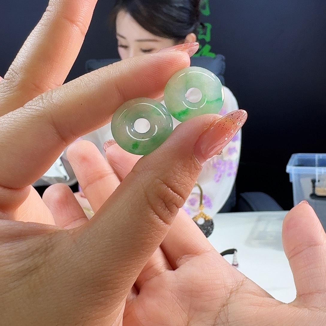 翡翠耳饰未镶嵌未镶嵌