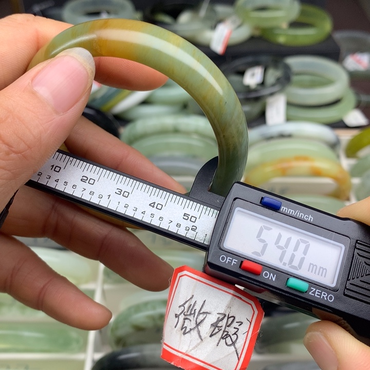 蛇纹石玉未镶嵌手镯731