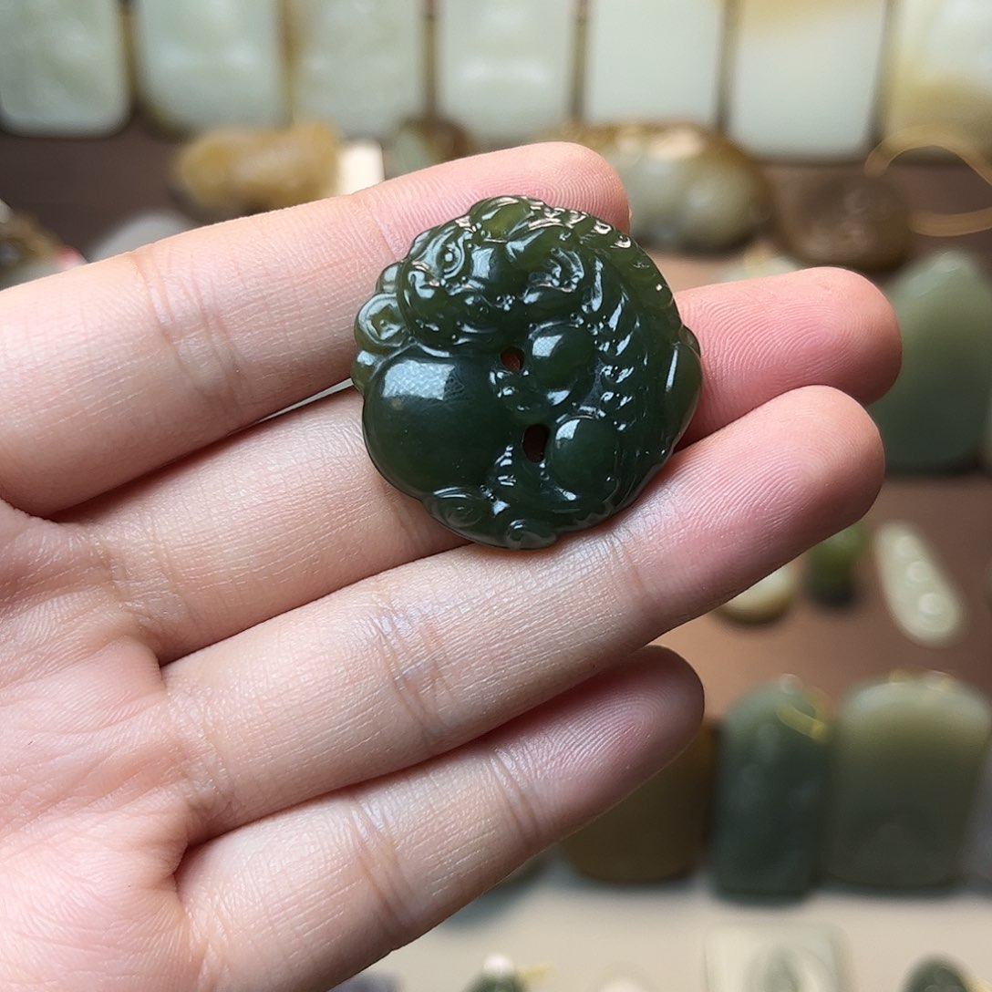 和田玉颈饰未镶嵌