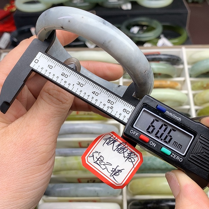 蛇纹石玉手镯未镶嵌14