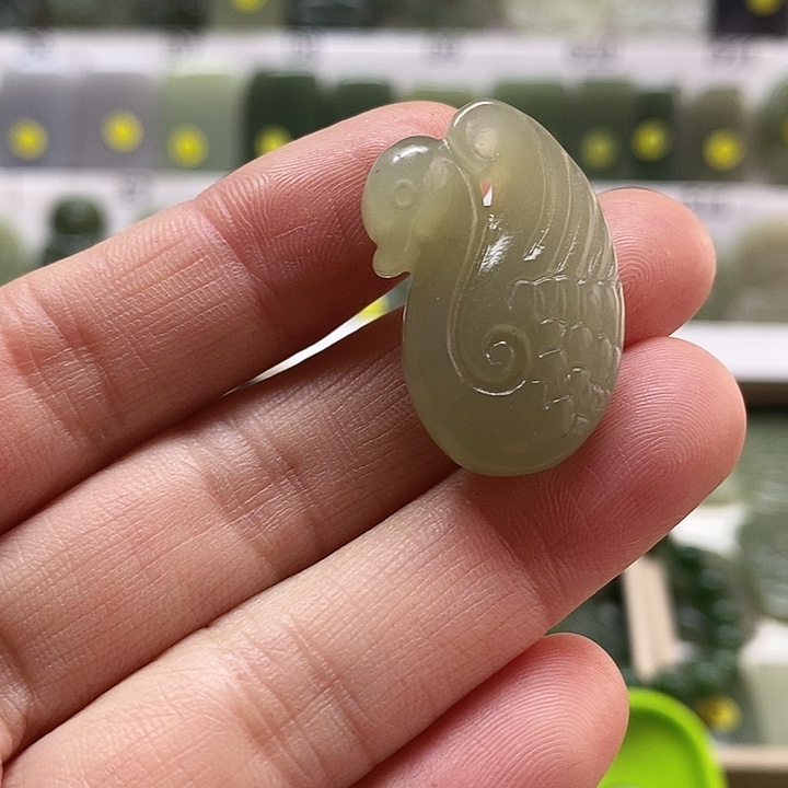 和田玉颈饰未镶嵌