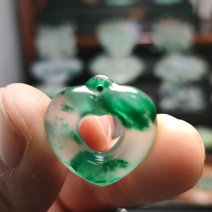 翡翠挂件未镶嵌一