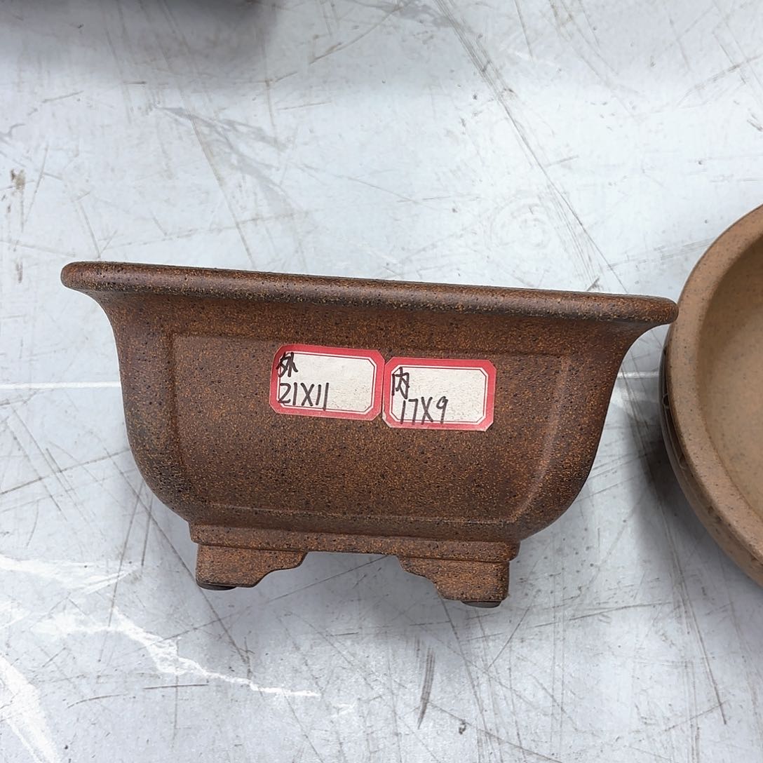 紫砂花盆清****尘紫砂的颜色很好看