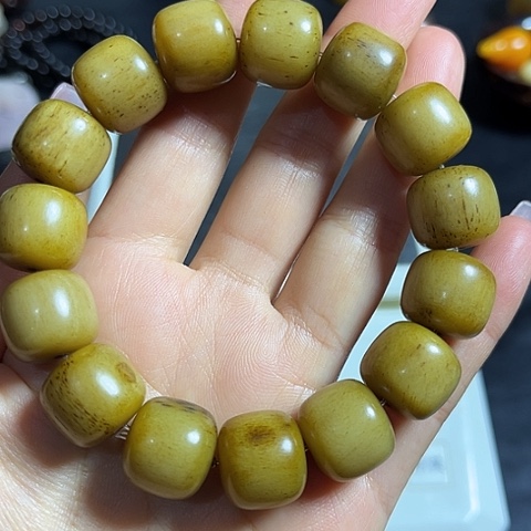 大叶紫檀（黑酸枝木类）靠*