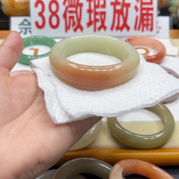 未镶嵌手镯石英质玉蜡***啊