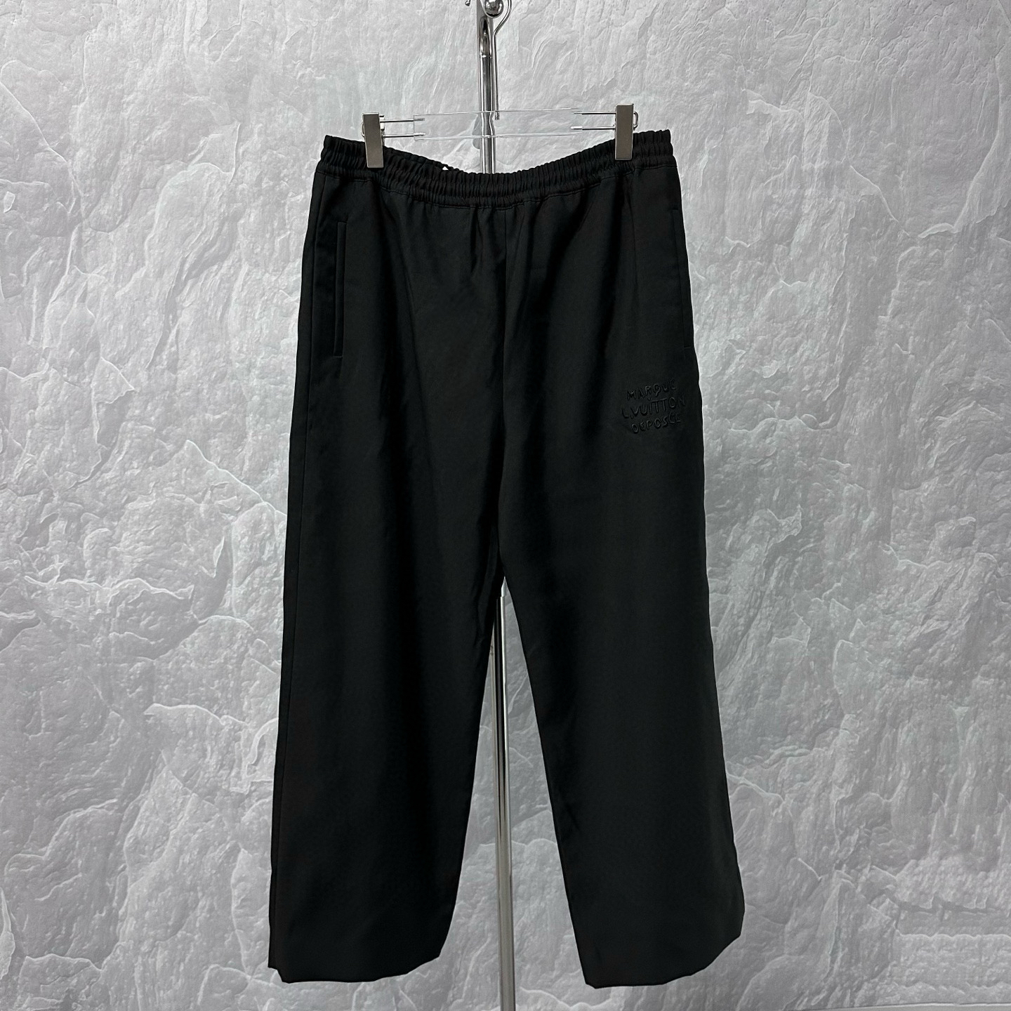 未使用 LouisVuitton/路易威登 SS25 字母刺绣抽绳长裤52码O00675