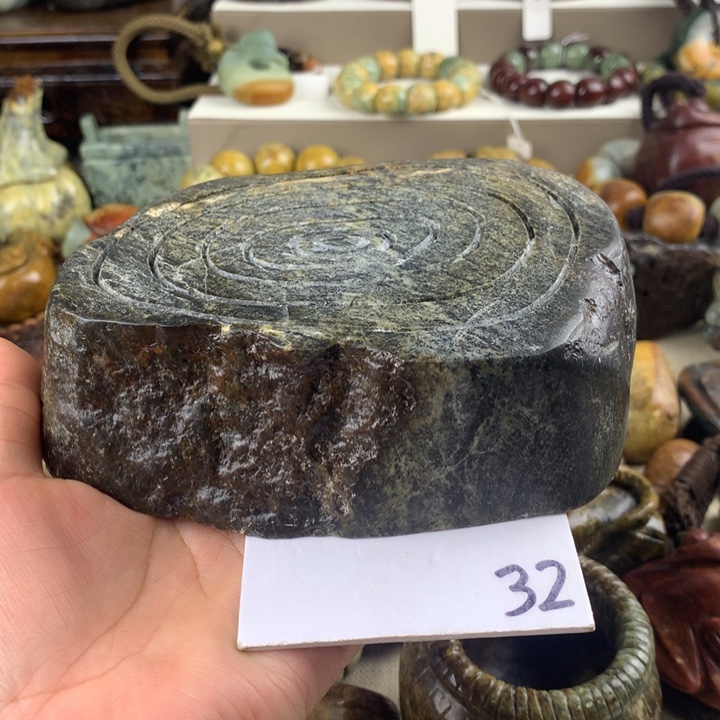 岫岩河磨玉（透闪石质玉）未镶嵌珠宝奇石