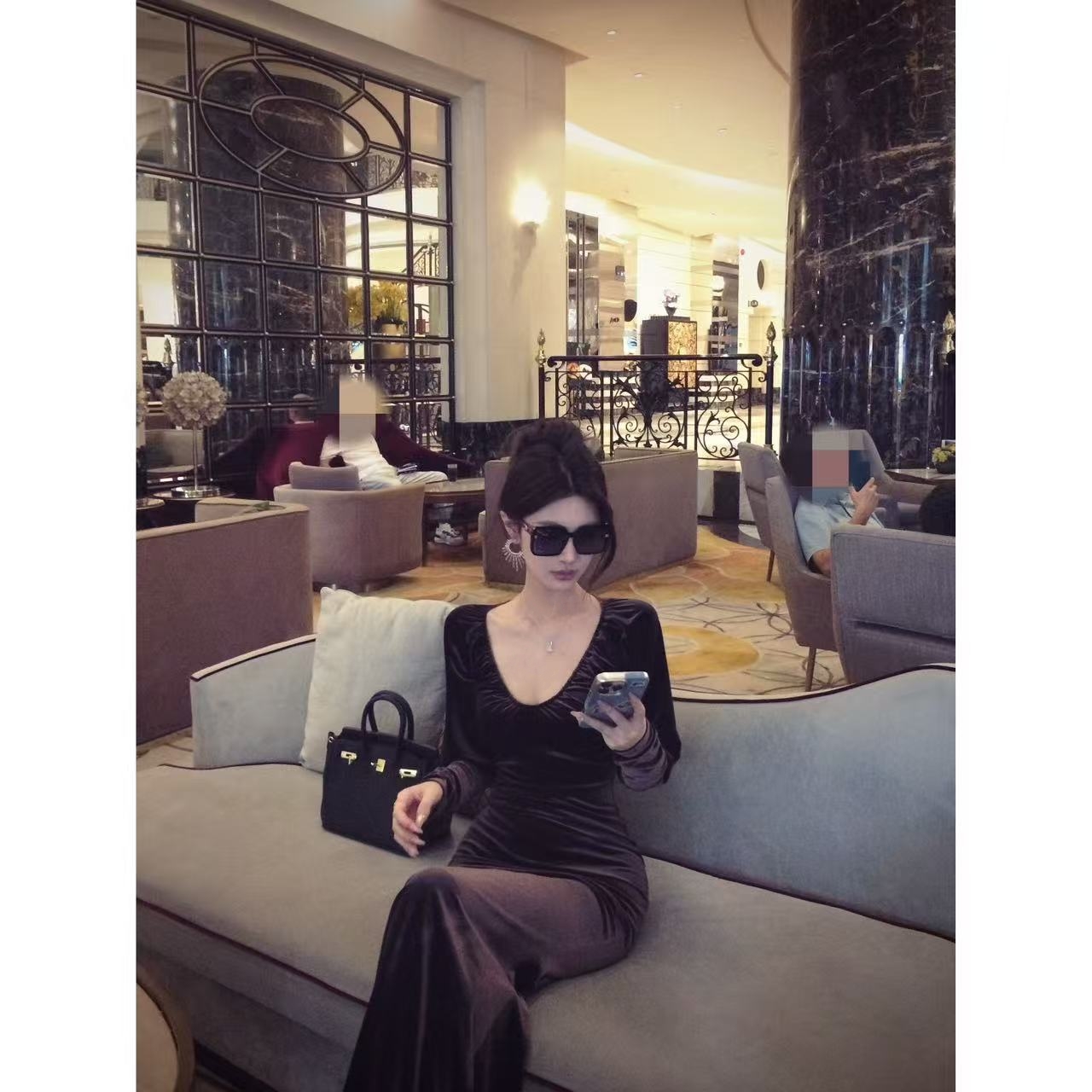 进口醋酸韩国绒复古高级感气质长袖v领连衣裙女秋季收腰裙子00922