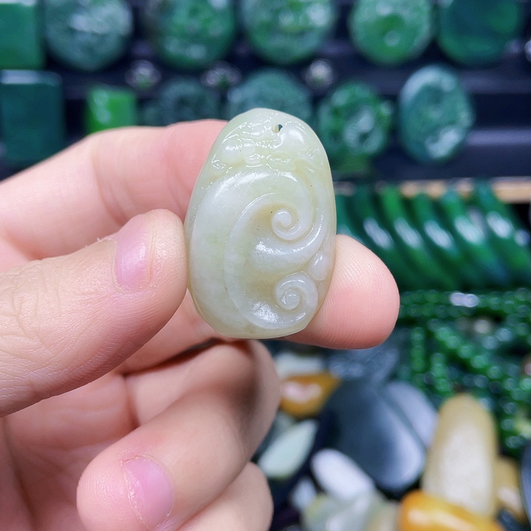 和田玉未镶嵌珠宝半成品