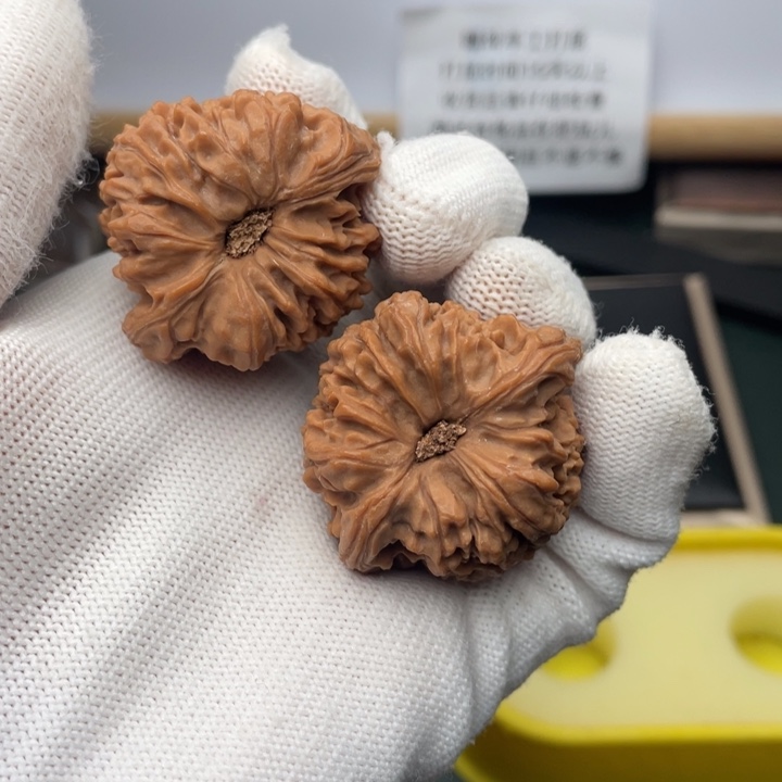 文玩核桃吊坠383540尺扁肚凹底顺风耳