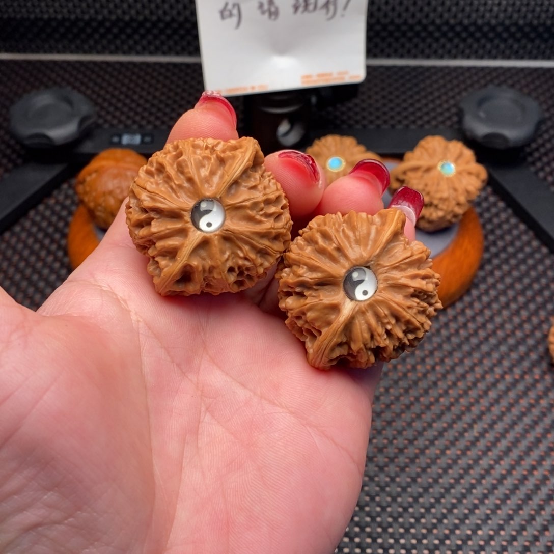 文玩核桃把件爆肉宫灯44尺