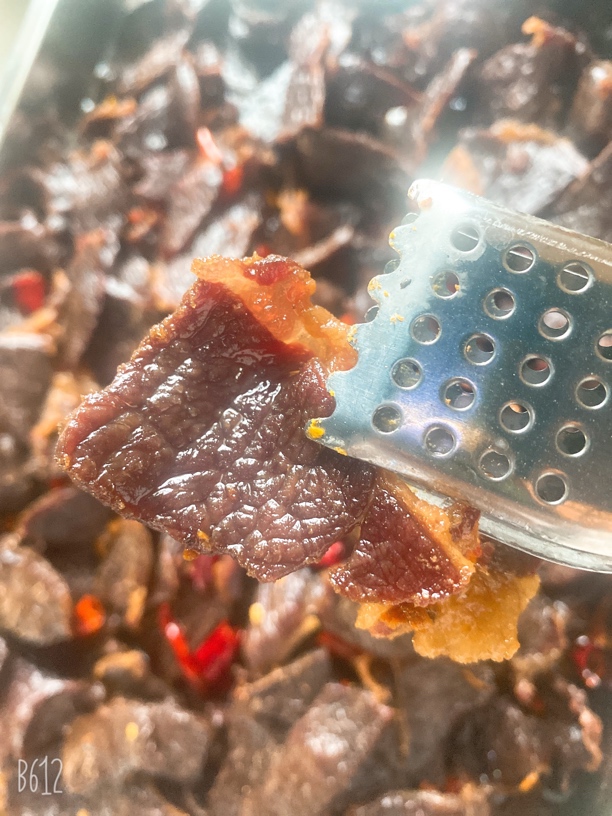 云南特产沙甸清真穆雪真味黄牛干巴现场称重