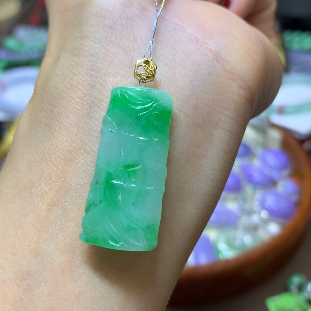 【闪购商品】翡翠颈饰18K金镶嵌翡翠