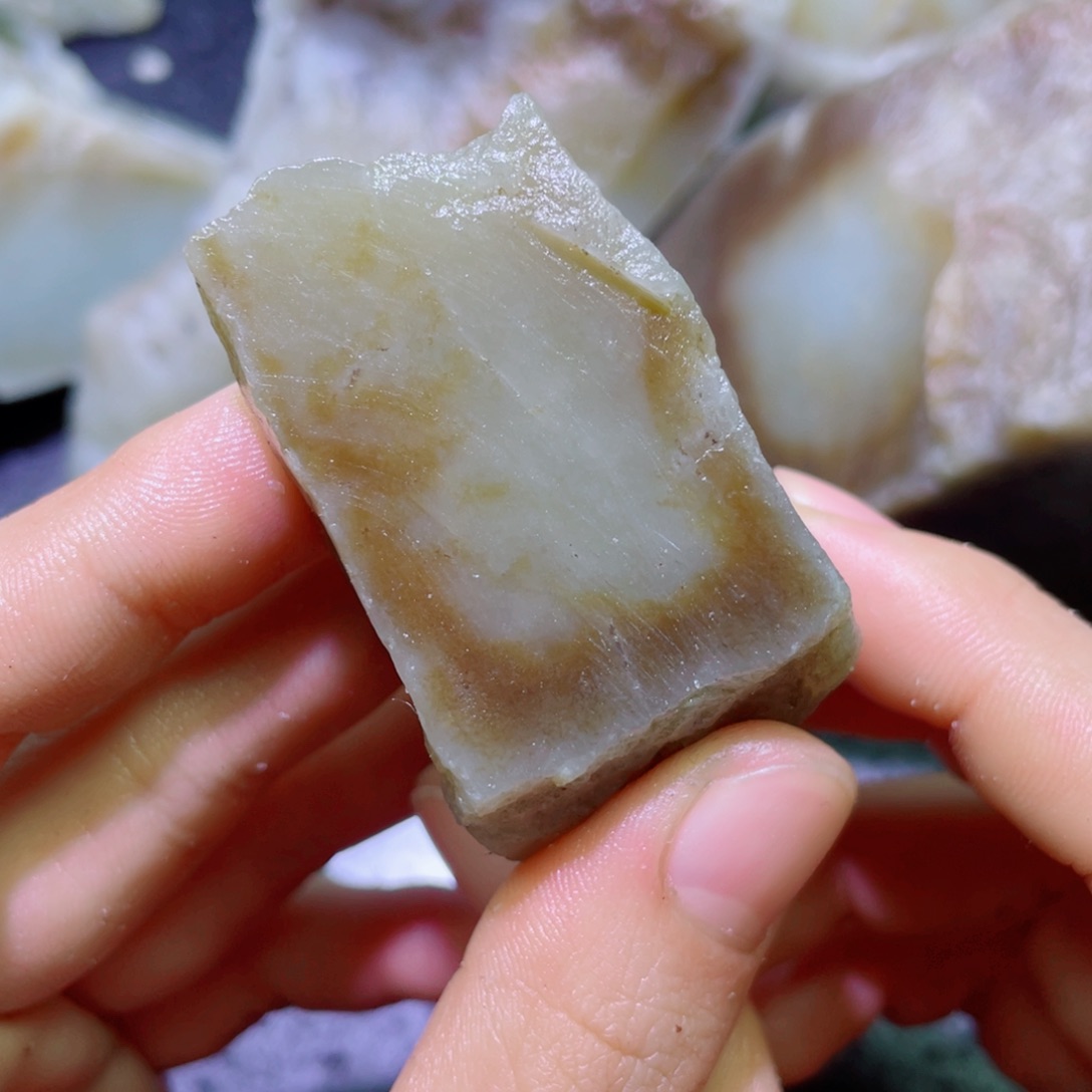 和田玉未镶嵌珠宝半成品