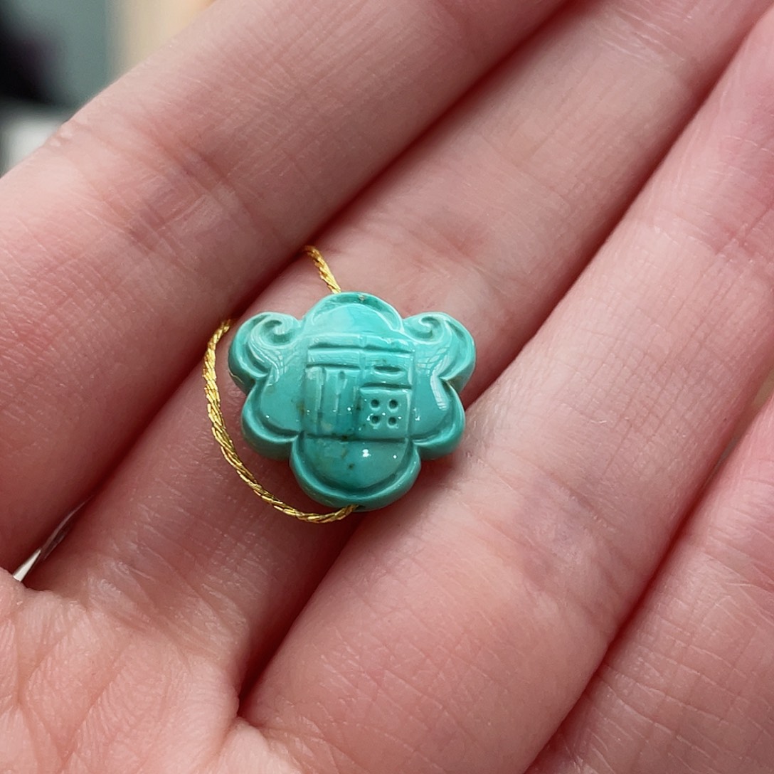 绿松石颈饰未镶嵌