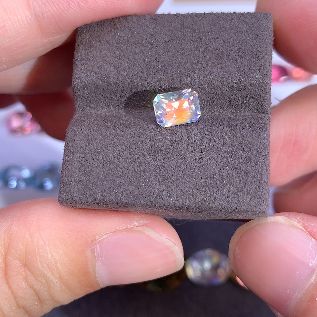 月光石裸石未镶嵌1.285ct