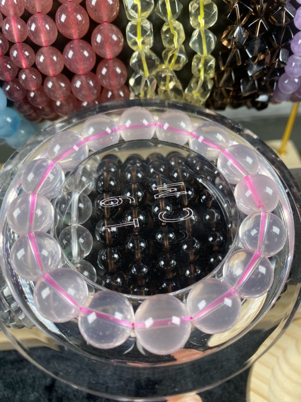 纯天然粉水晶4元一克8.8mm大概88元什么尺寸都有，欢迎咨询