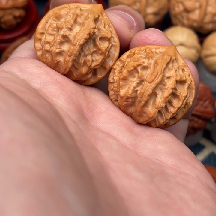 秋****把件文玩核桃龙脊