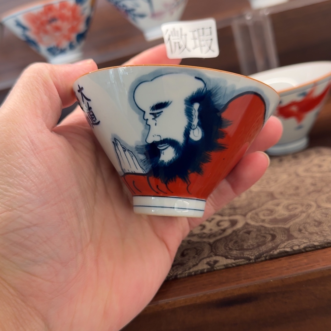 釉下手绘茶具微瑕