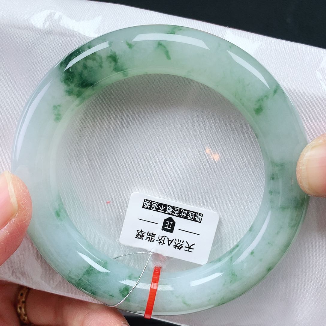 翡翠手镯未镶嵌55胖