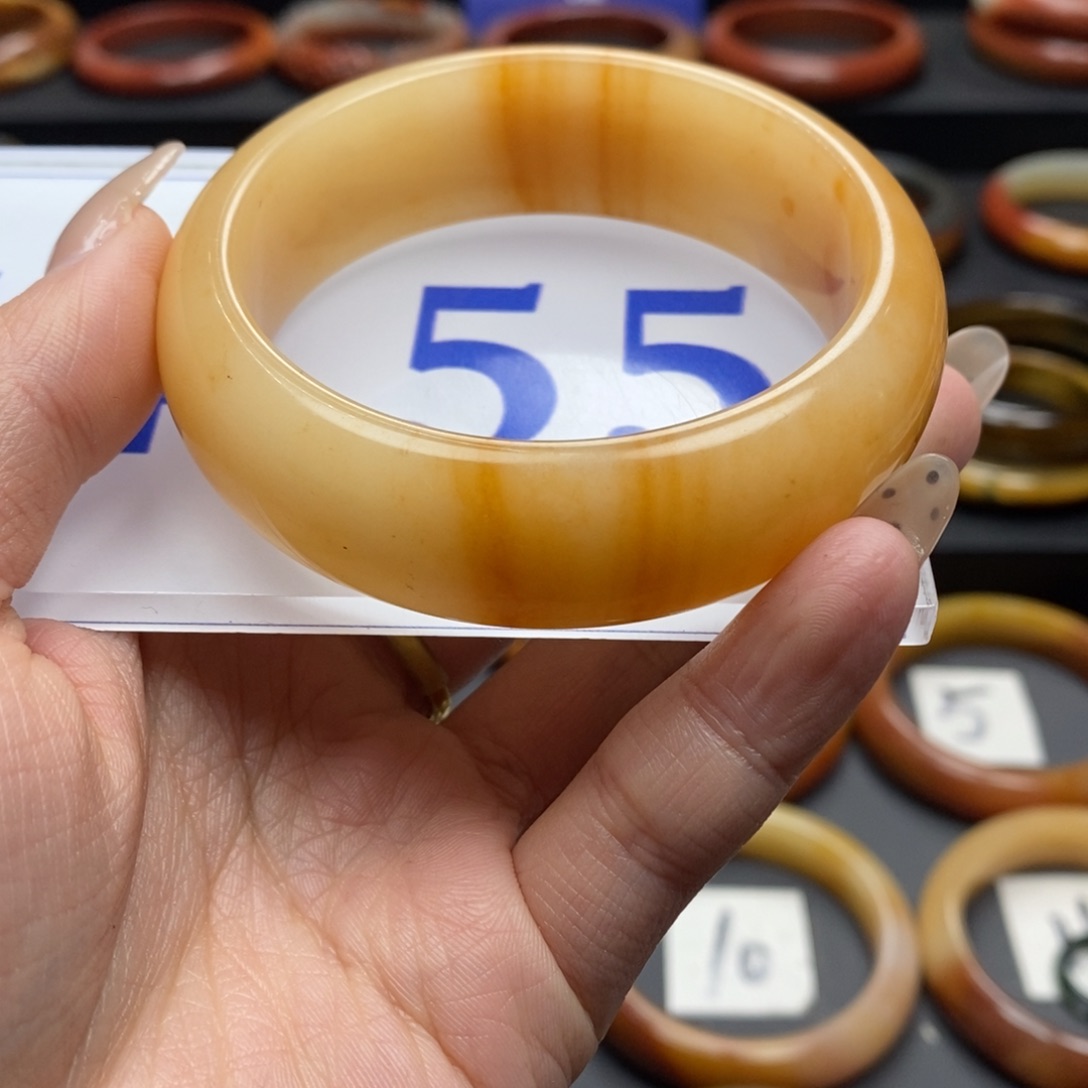 石英质玉（黄龙玉）手镯未镶嵌