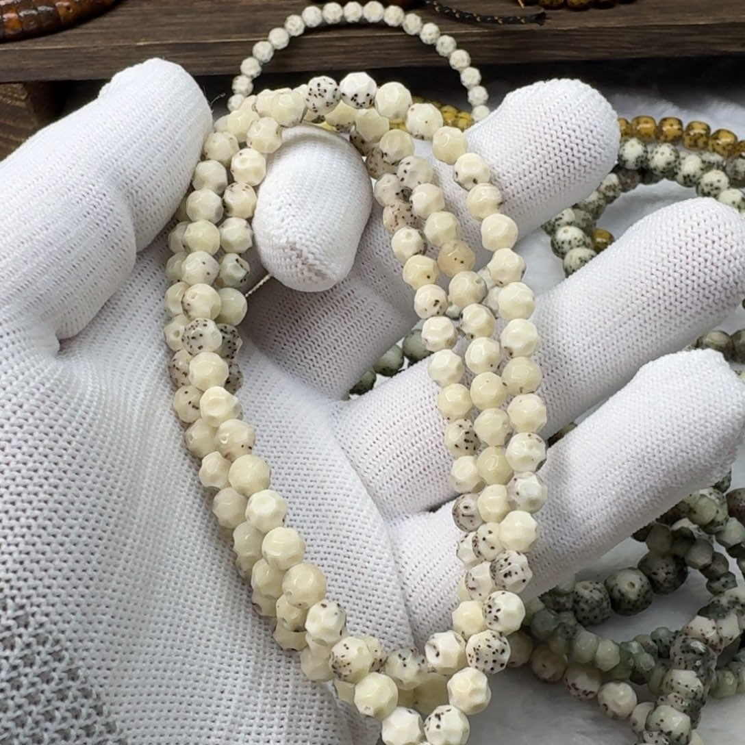 六***六吊坠星月菩提玉化108三分之二留白