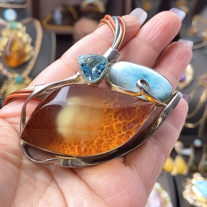 琥珀颈饰银S925镶嵌吊坠