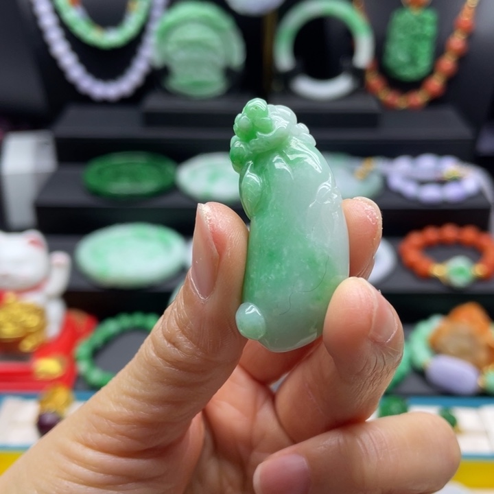 翡翠未镶嵌颈饰翡翠福瓜