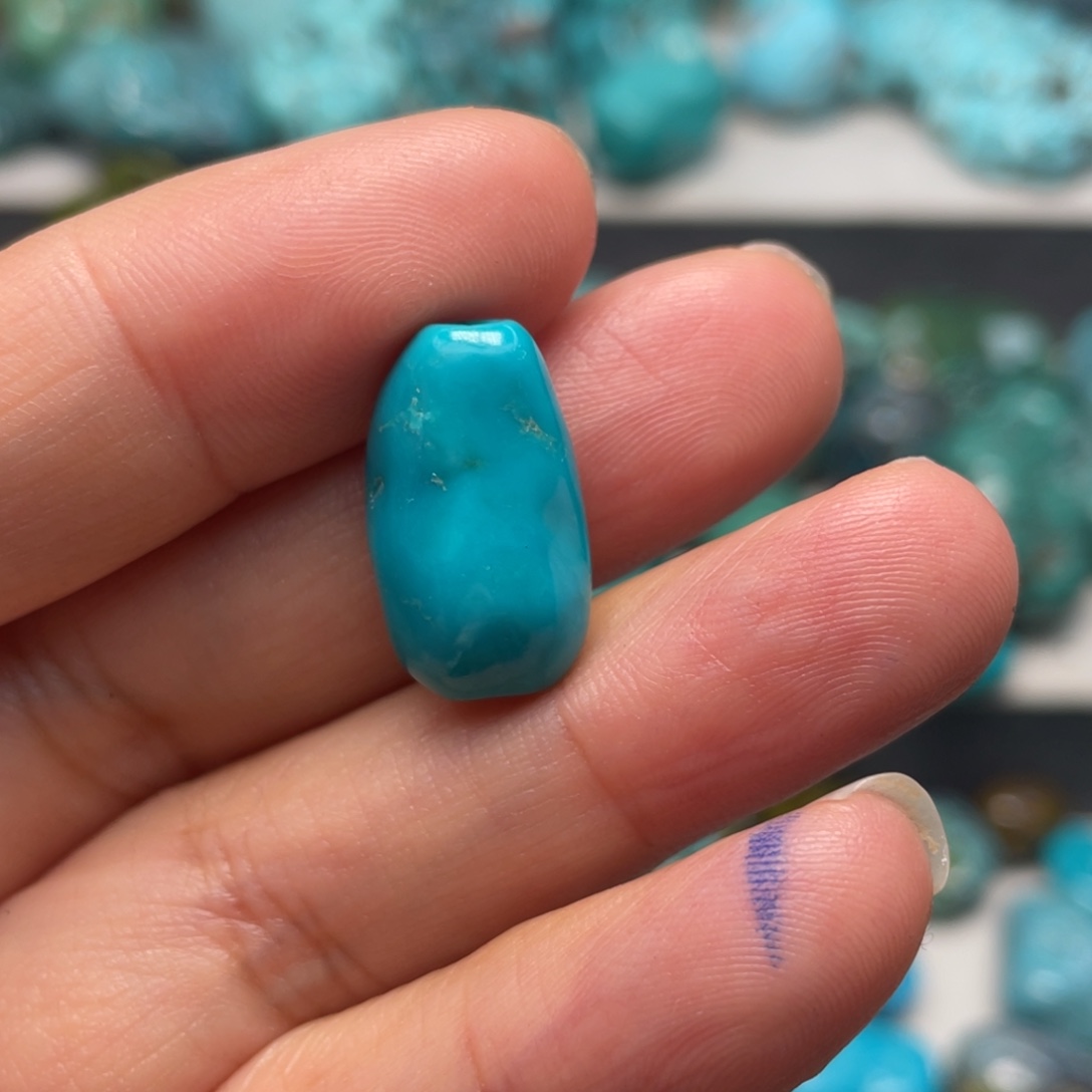 六***七绿松石未镶嵌颈饰