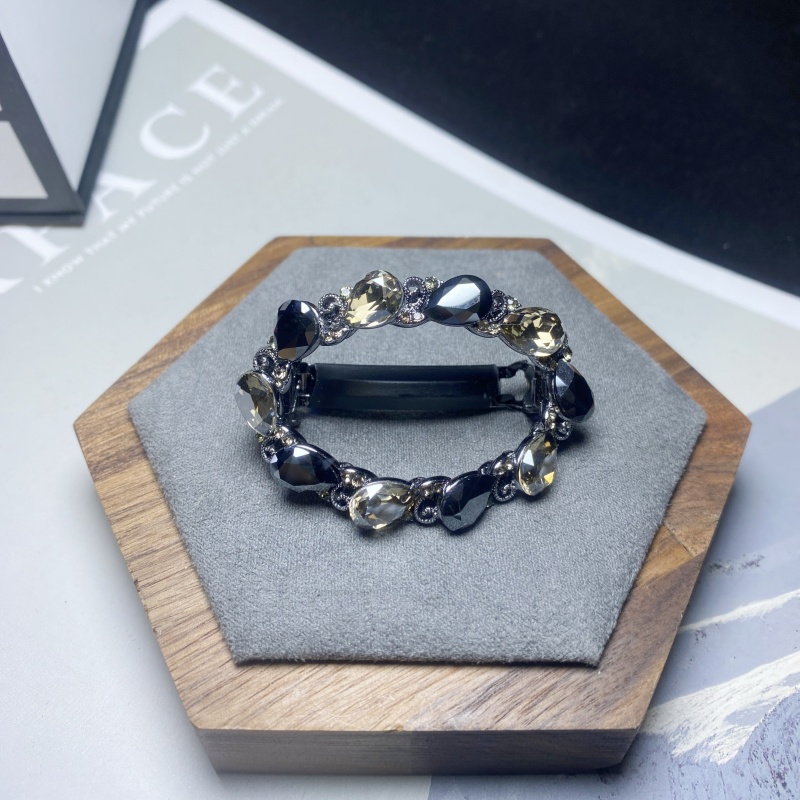 L417精致水滴钻空心弹簧夹