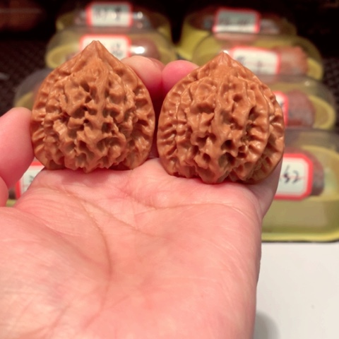 吊坠文玩核桃三角桩玄月