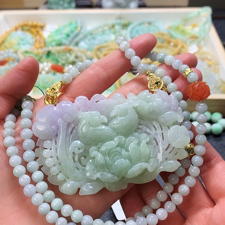 翡翠颈饰未镶嵌吊坠