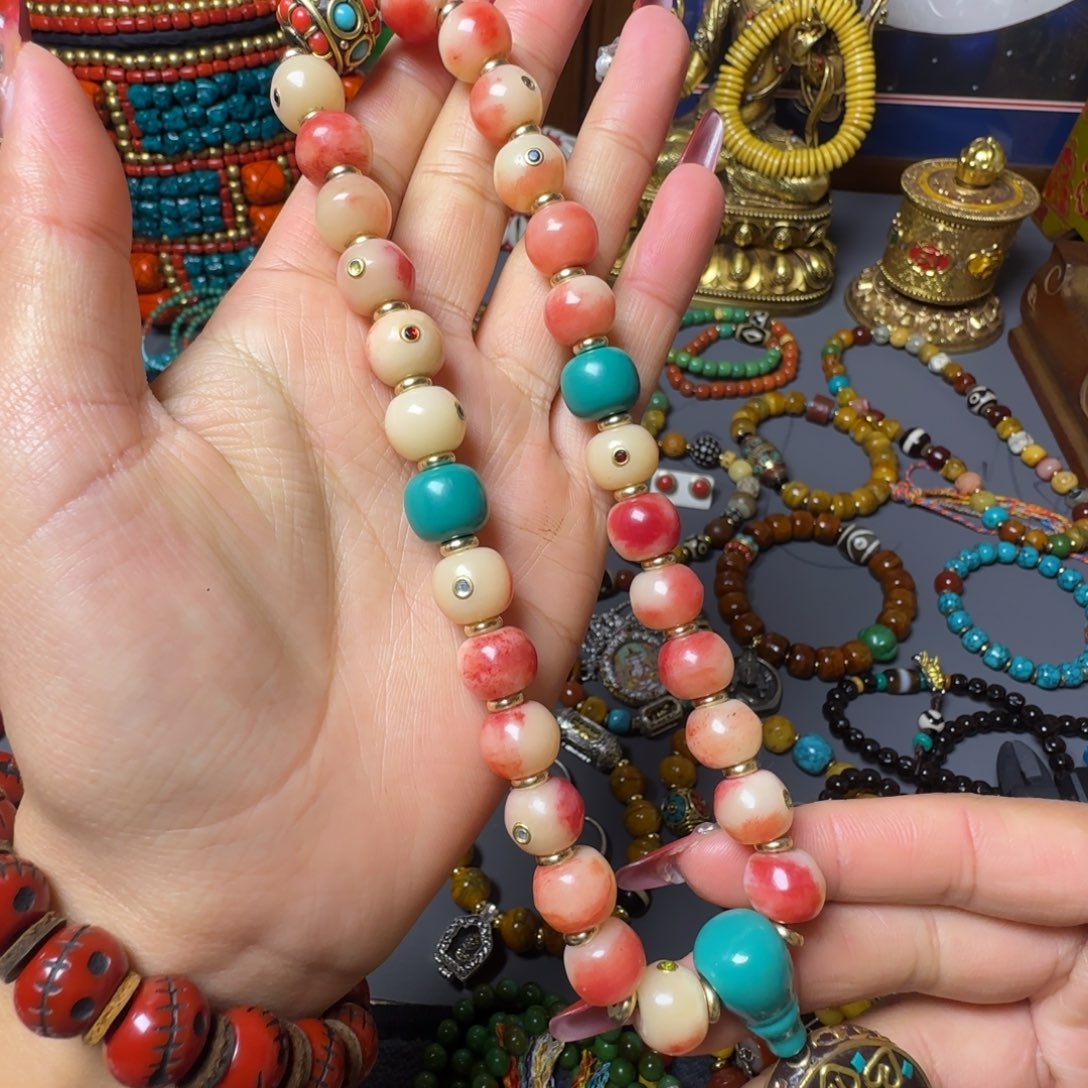 琉璃手工艺品吊坠的专心致志吊坠