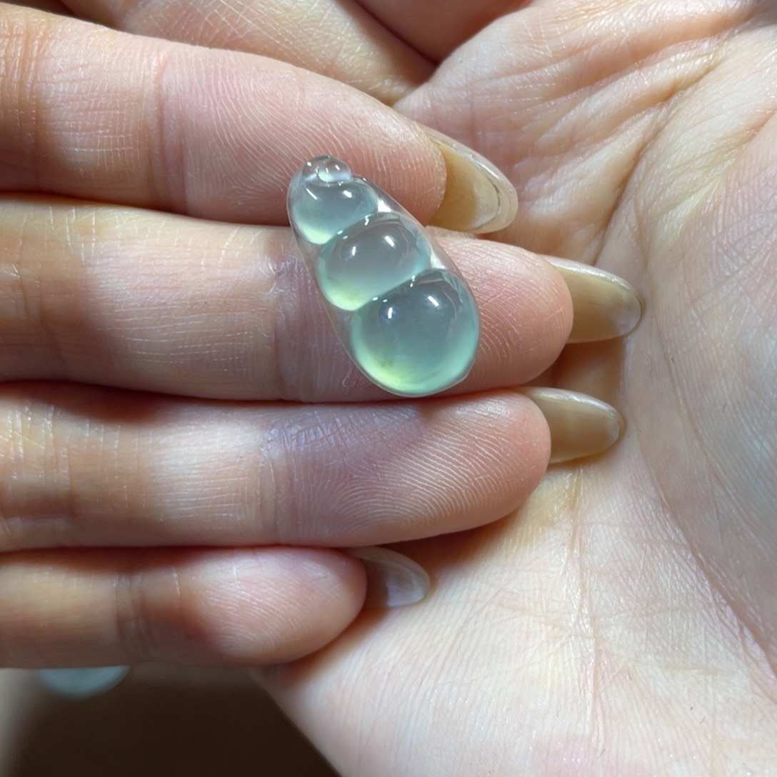 翡翠颈饰未镶嵌豆子