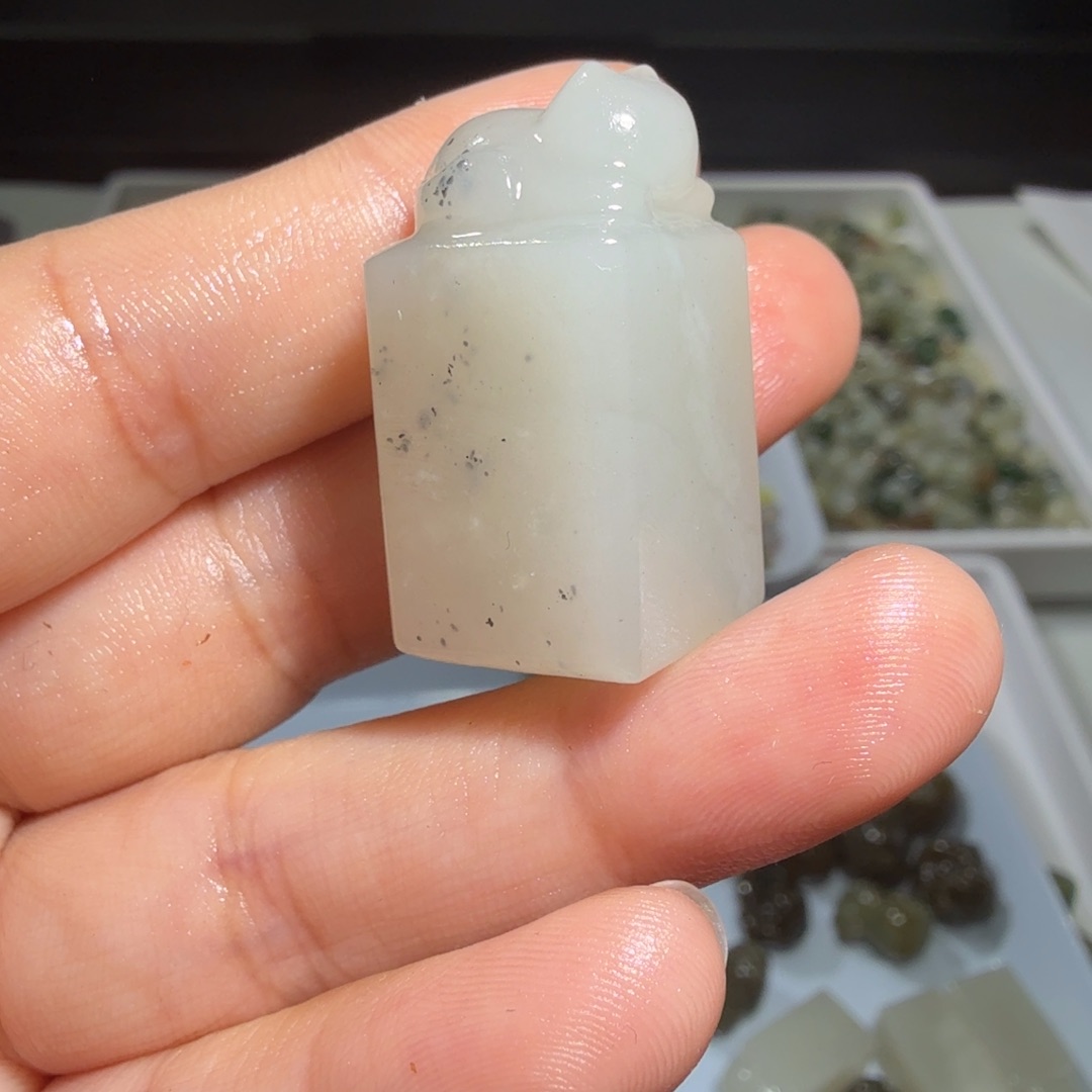 和田玉未镶嵌珠宝奇石