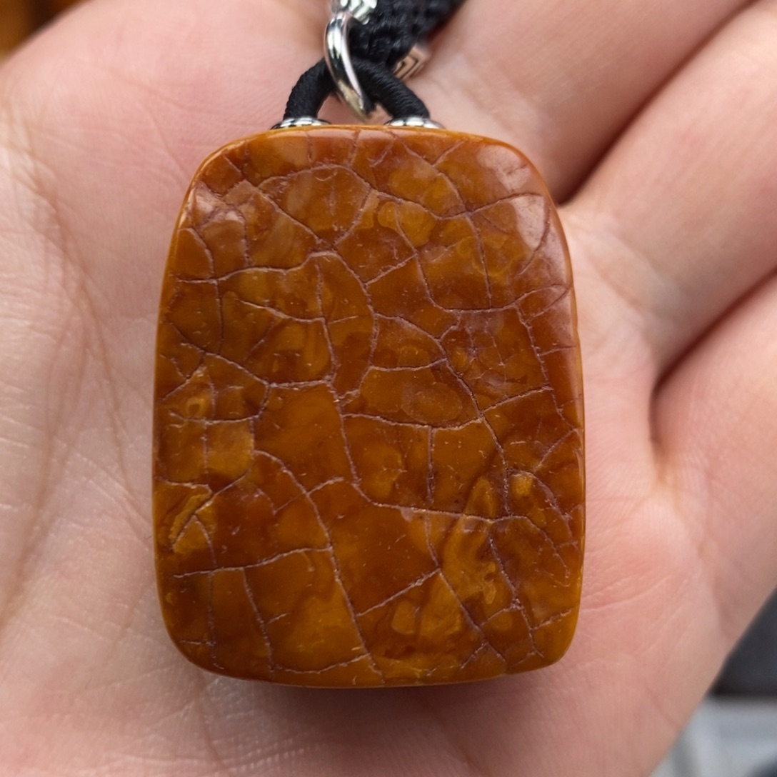 琥珀吊坠(赠链)未镶嵌