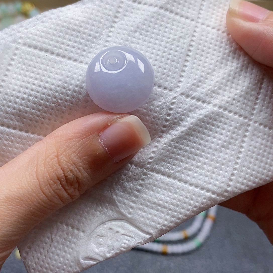 翡翠颈饰未镶嵌闪