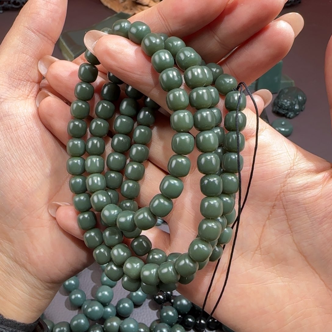 么***猫和田玉未镶嵌手链