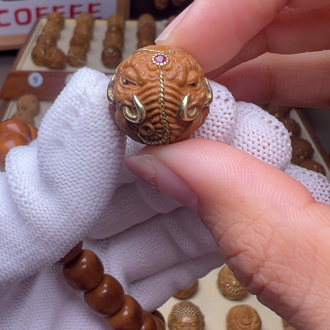 猴头核桃把件镶嵌款象神全品有正常封口线