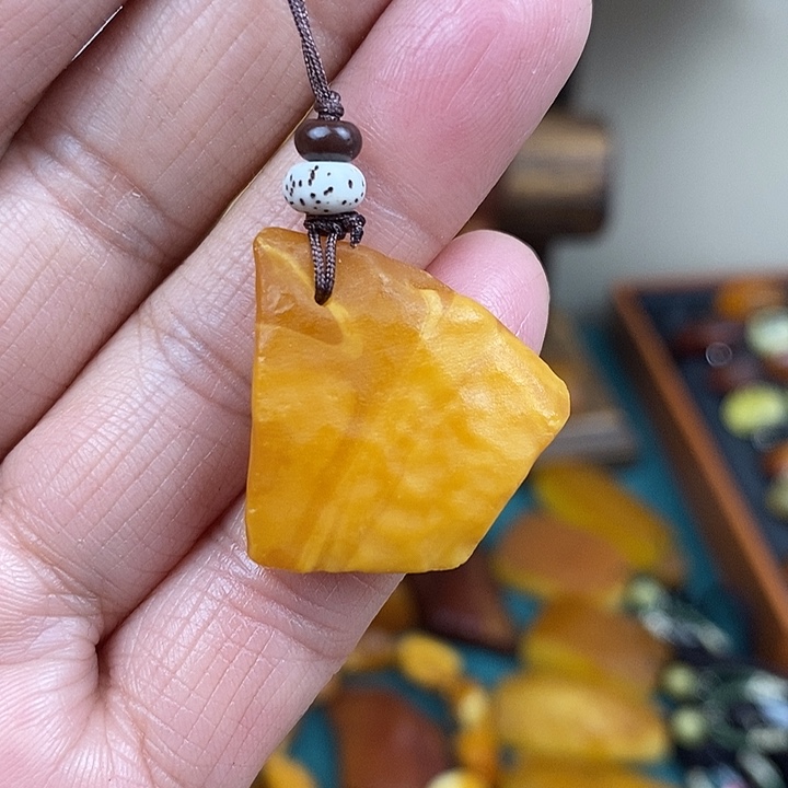 琥珀未镶嵌颈饰手机坠