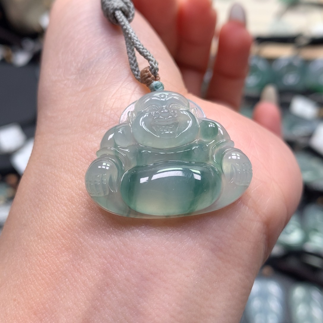 翡翠颈饰未镶嵌佛公