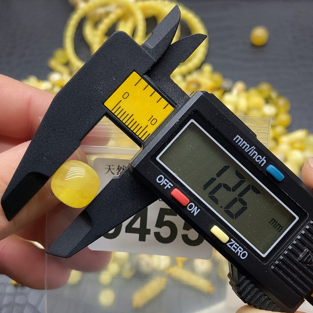 蜜蜡未镶嵌珠宝奇石0455