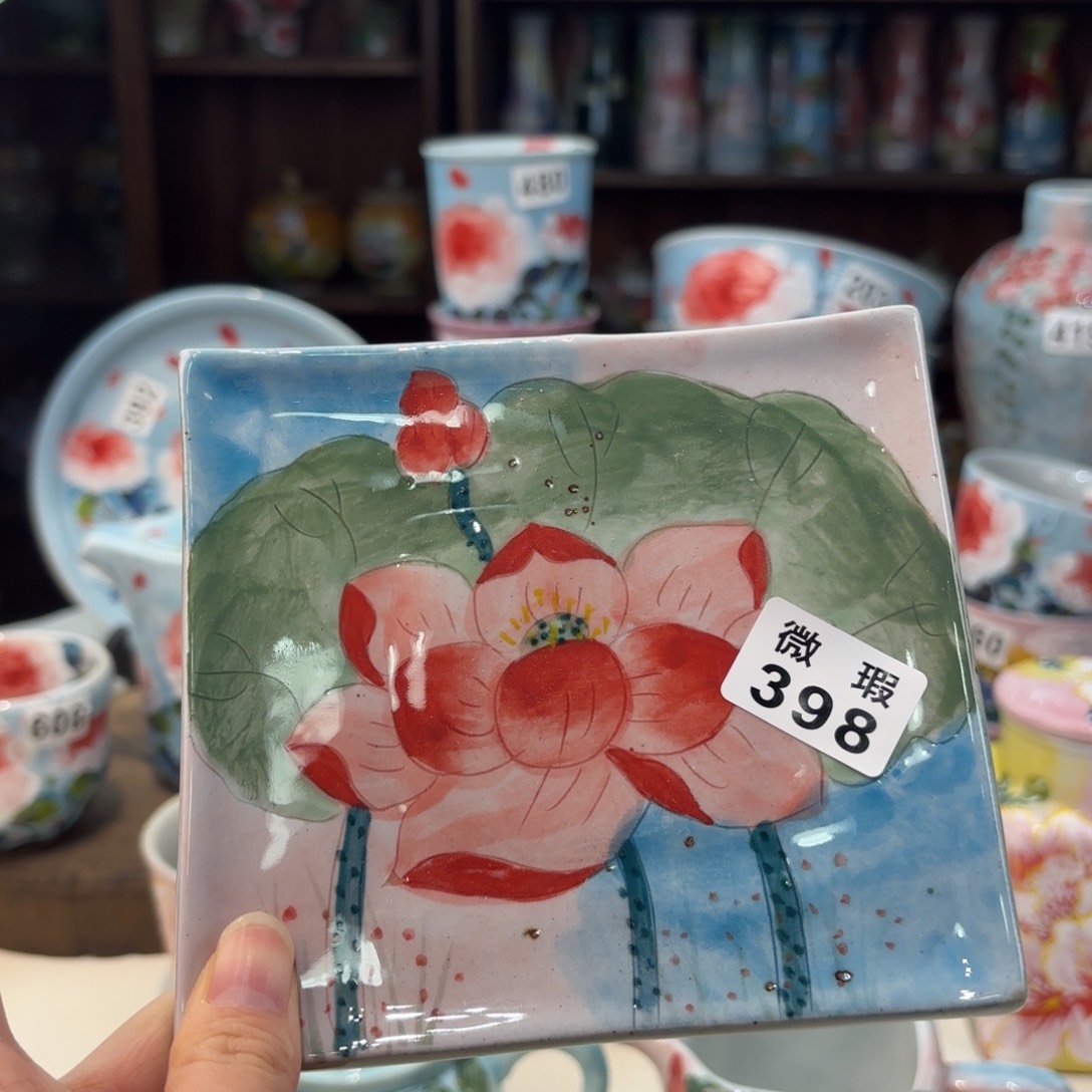 瓷片兔兔好可爱啊我