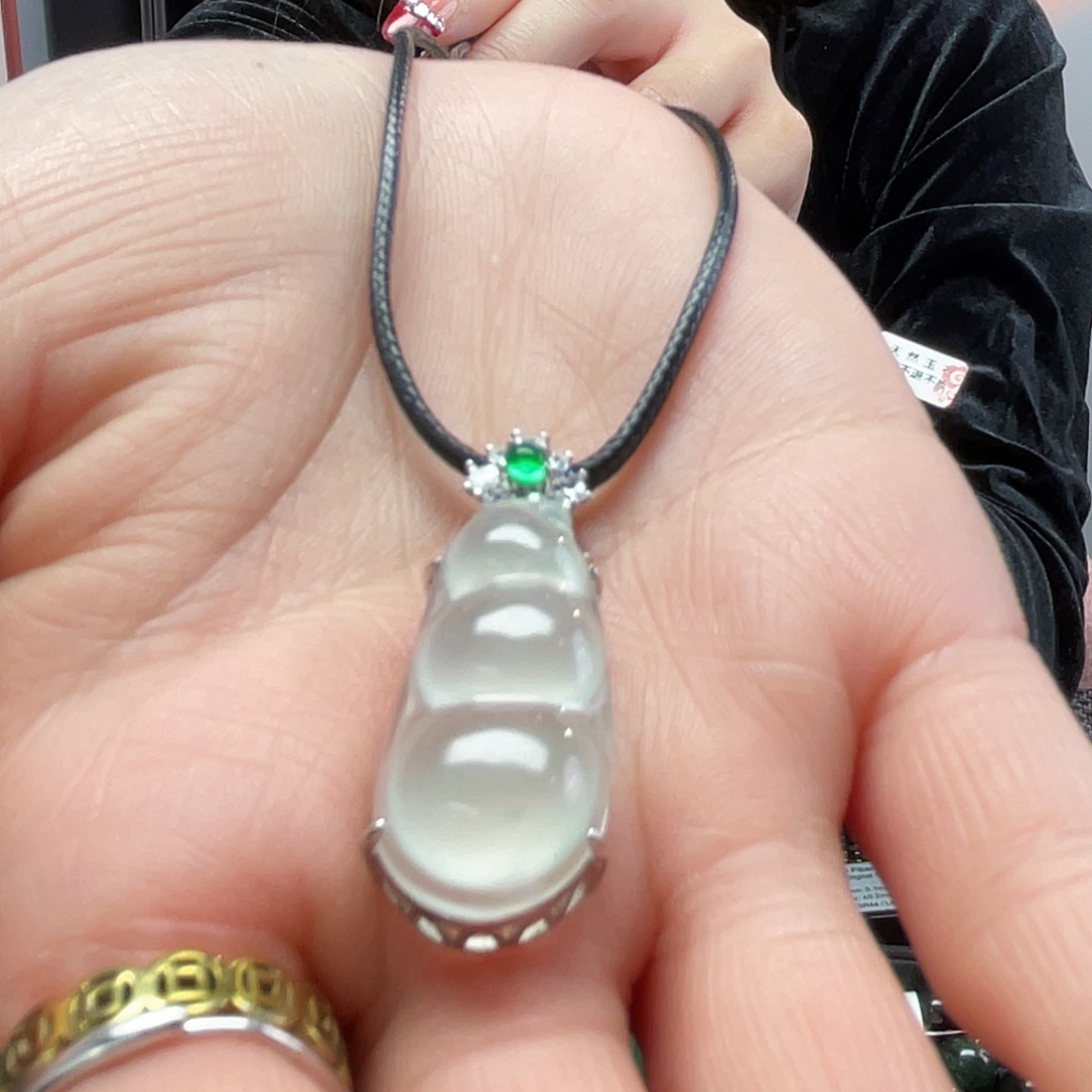 石英质玉（非洲翠）银S925镶嵌颈饰