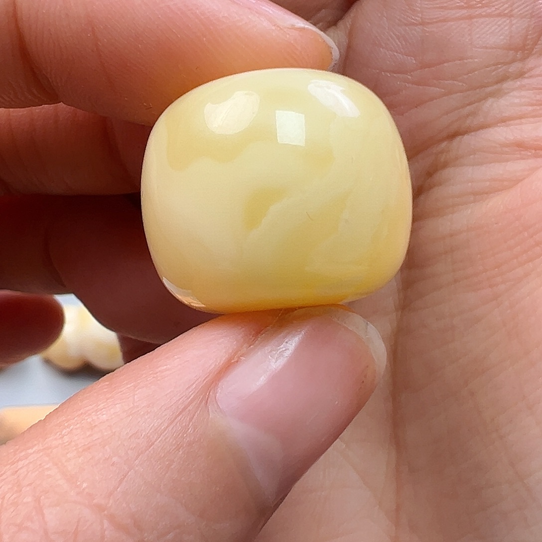 蜜蜡未镶嵌珠宝奇石