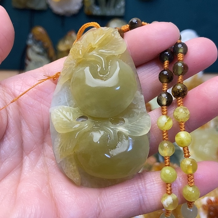 蛇纹石玉未镶嵌吊坠(赠链)