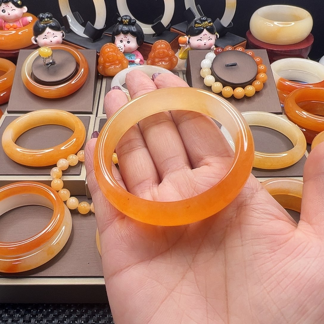 石英质玉（黄龙玉）未镶嵌手镯包容福利55.7