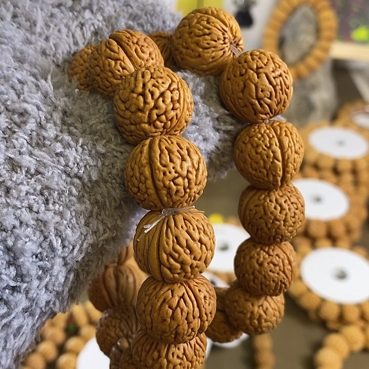 木质非金属白月光